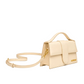 borsa jacquemus ivory grand bambino visa laterale