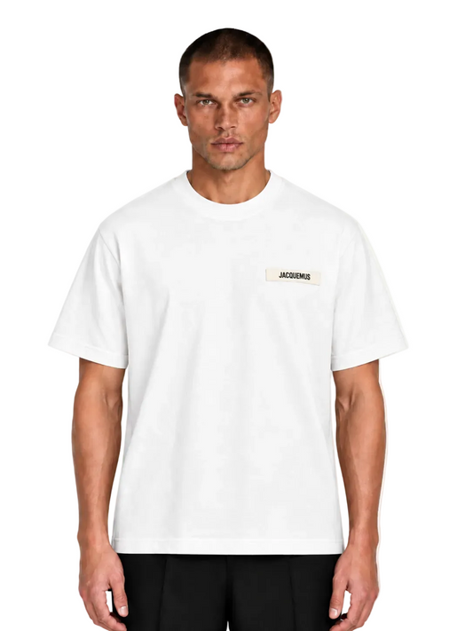 T-shirt Jacquemus Le Gros Grain bianca, indossata